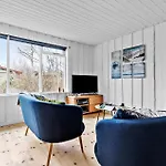 4 Bedroom In *