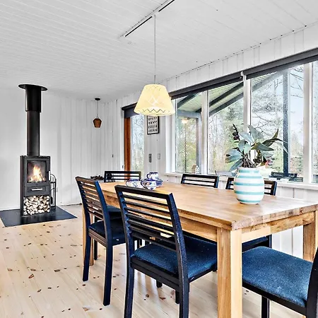 4 Bedroom In *