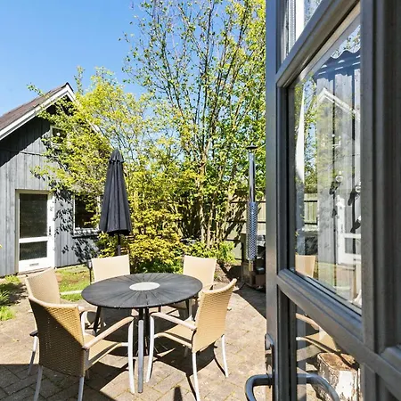 4 Bedroom In Holiday home *