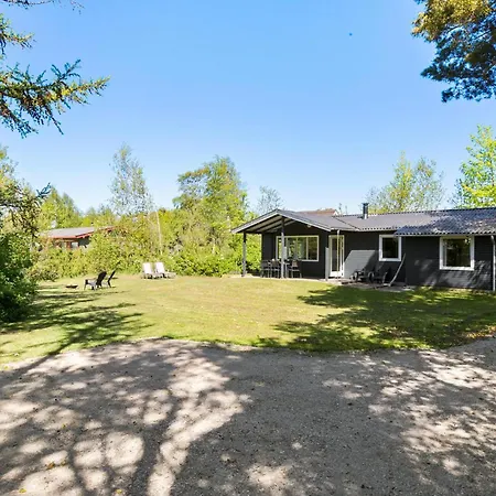 4 Bedroom In *