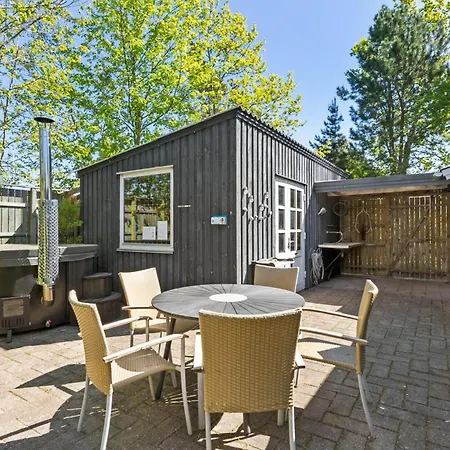 4 Bedroom In Holiday home Ebeltoft
