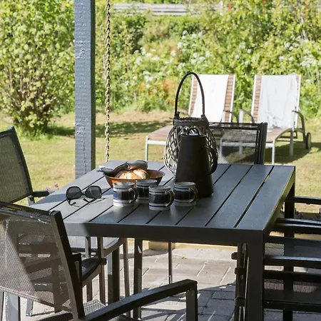 4 Bedroom In Holiday home